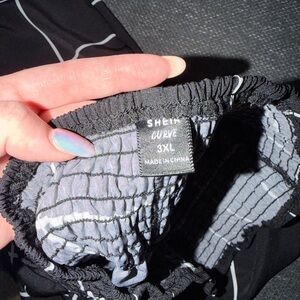 SHEIN Curve Monochrome Patterned Pants